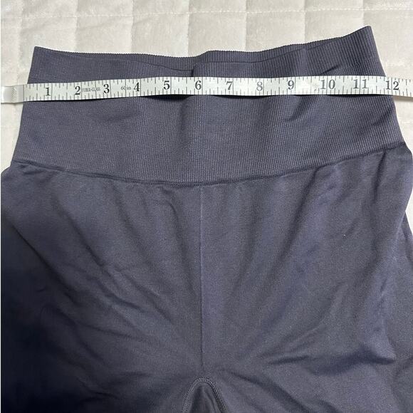 Fabletics Ankle Length Leggings Women's Size Small Gray Athleisure Yoga Workout - Picture 4 of 6